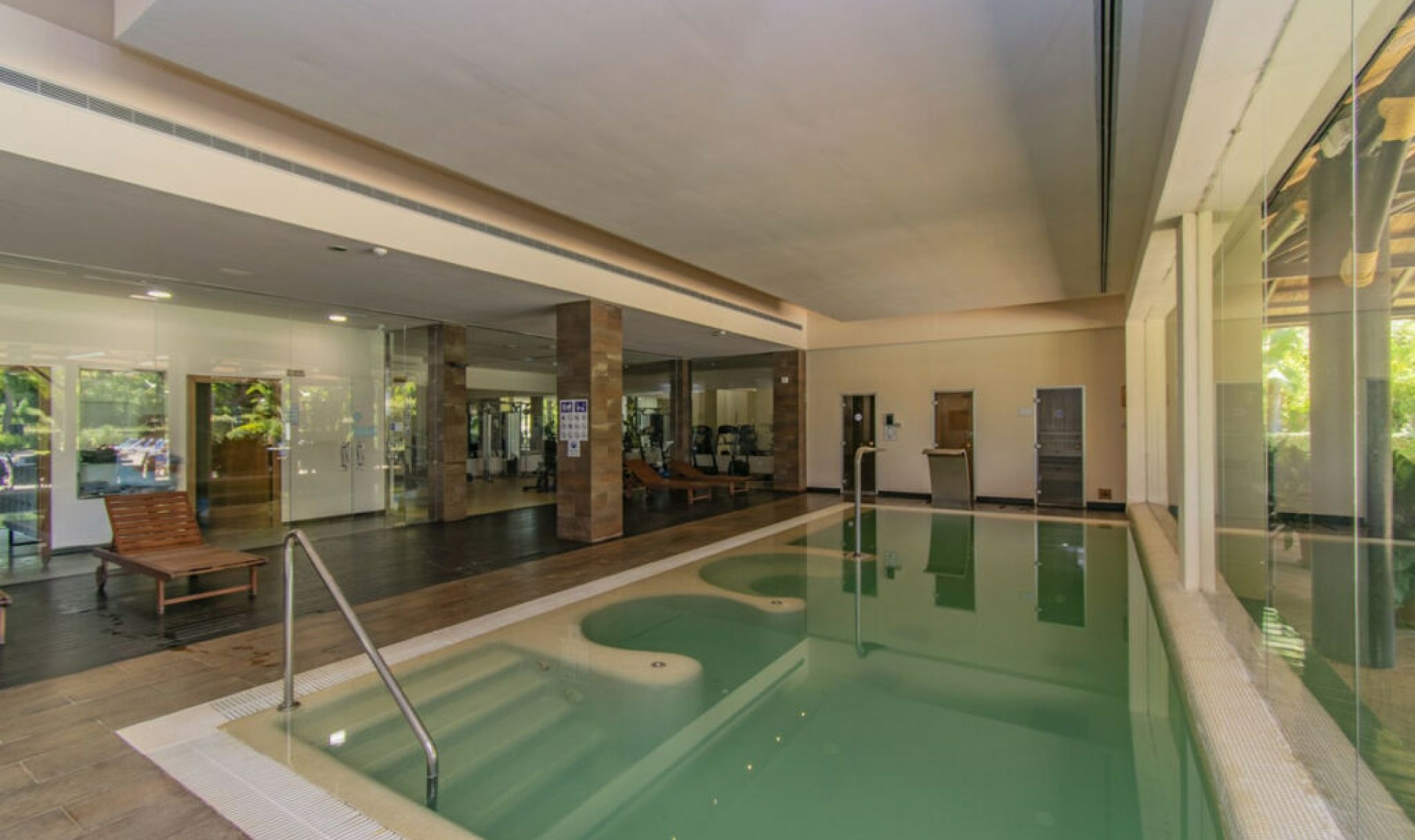 Resale - Apartment -
Benahavís