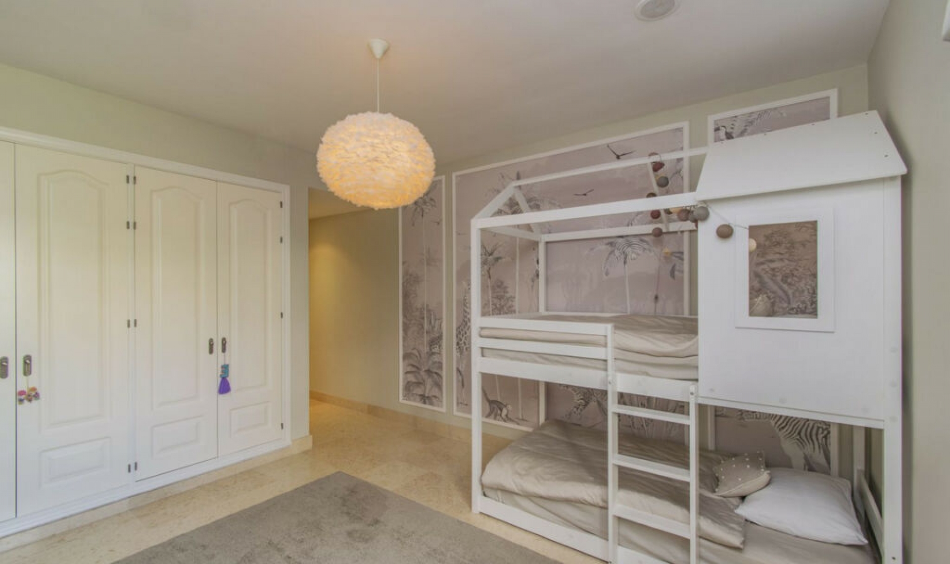 Resale - Apartment -
Benahavís
