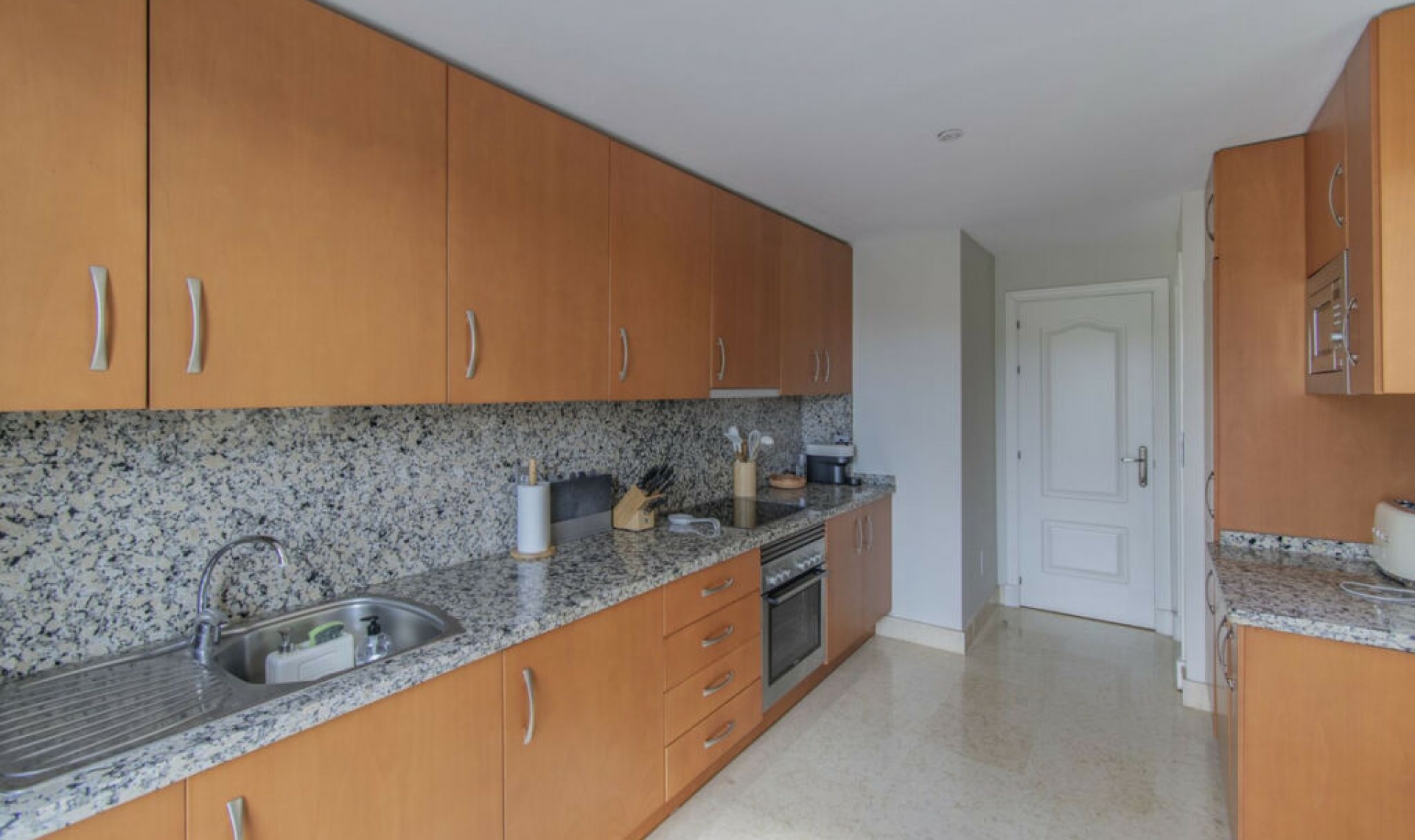 Resale - Apartment -
Benahavís