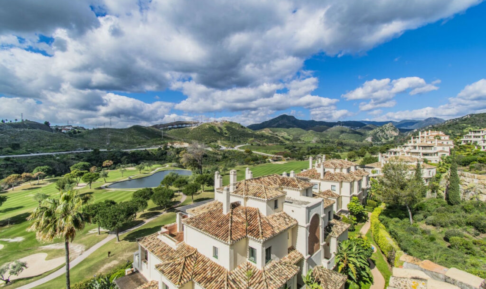 Resale - Apartment -
Benahavís