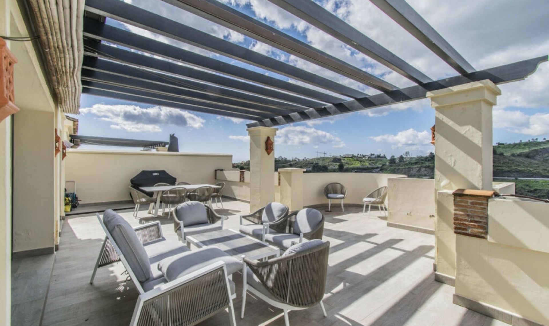 Resale - Apartment -
Benahavís