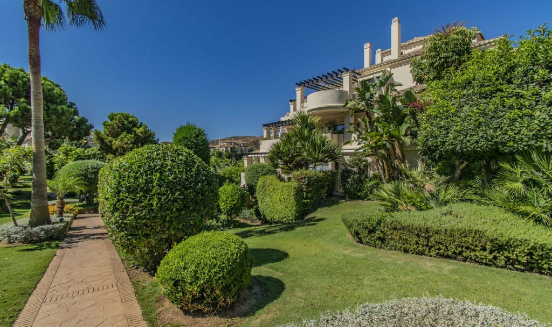 Resale - Apartment -
Benahavís