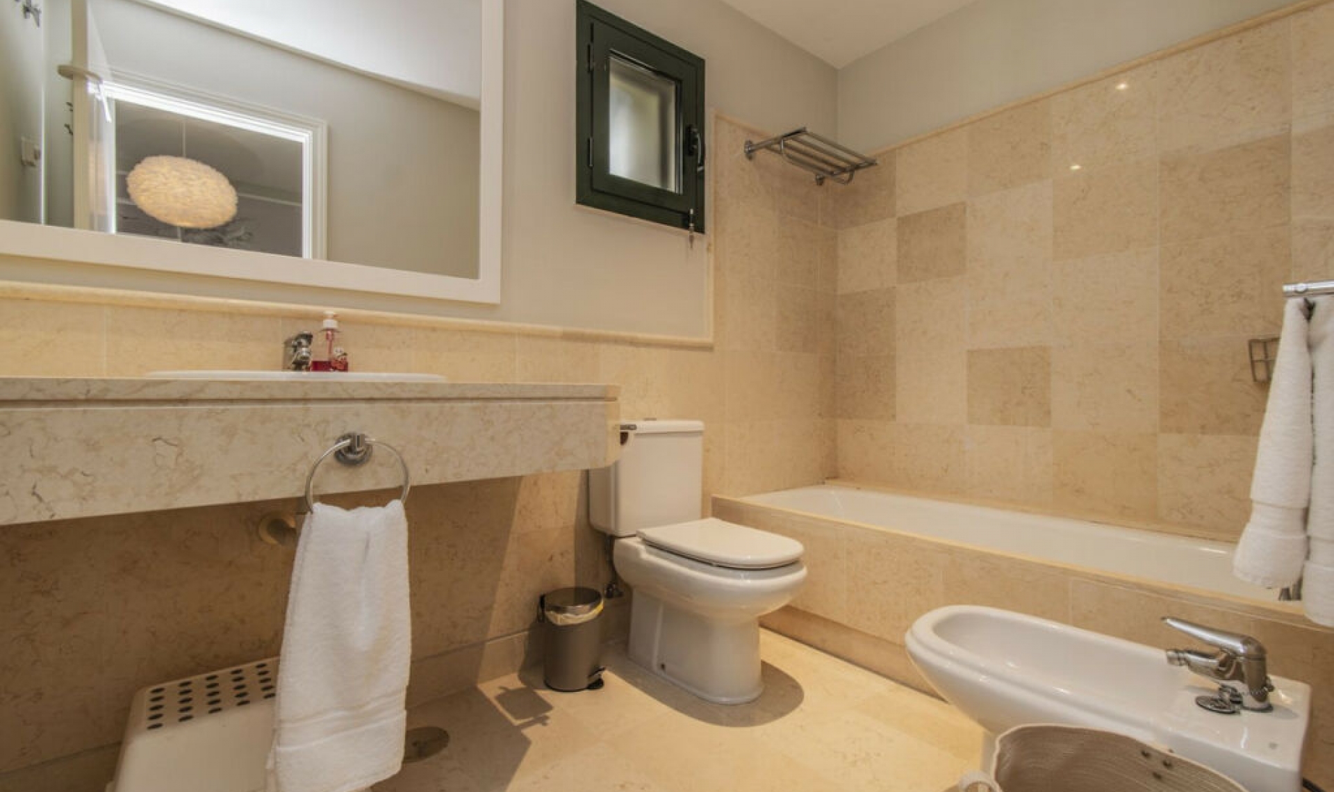 Resale - Apartment -
Benahavís