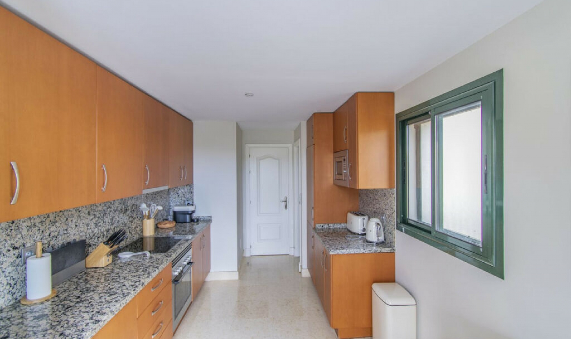 Resale - Apartment -
Benahavís