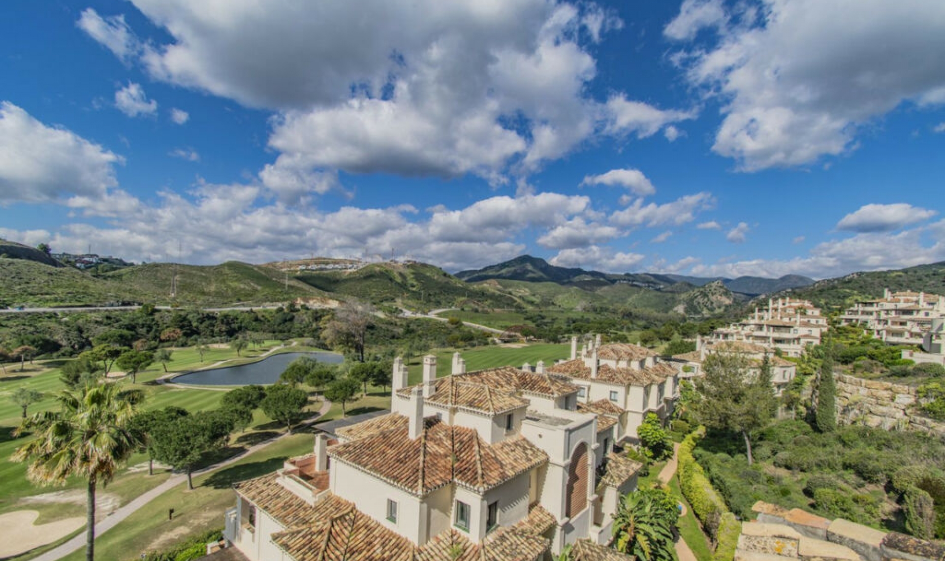Resale - Apartment -
Benahavís