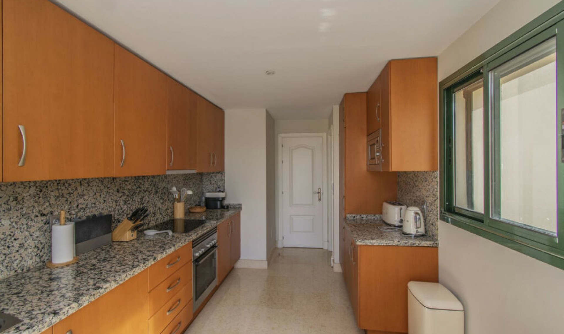 Resale - Apartment -
Benahavís