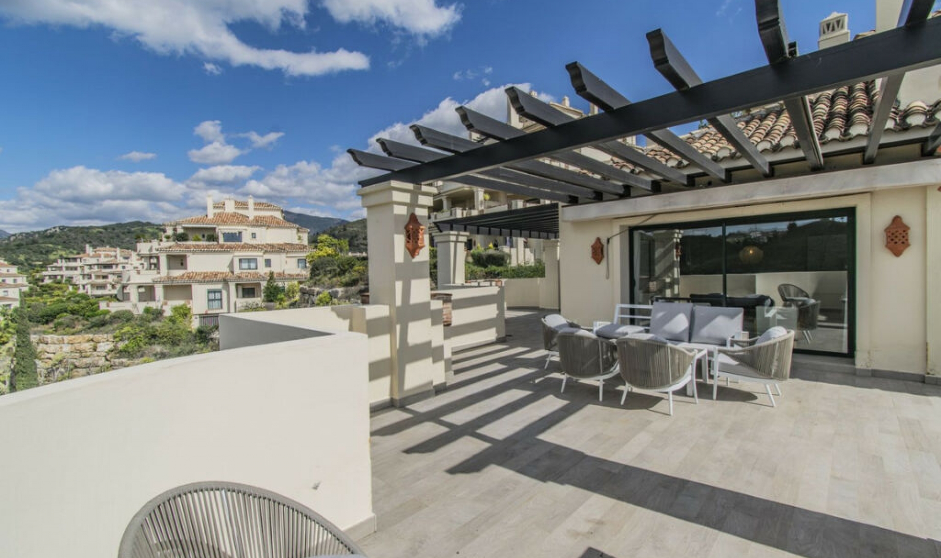 Resale - Apartment -
Benahavís