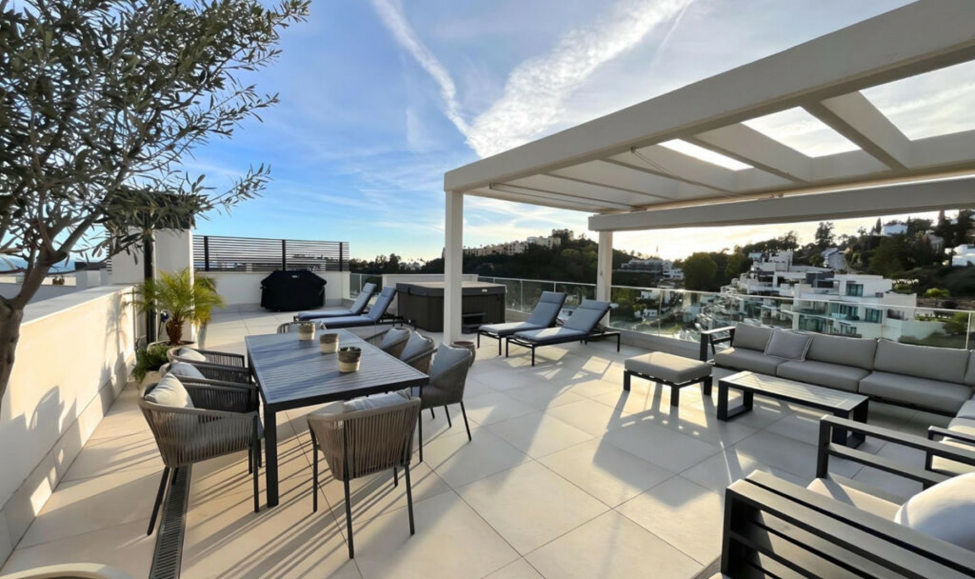 Resale - Apartment -
Benahavís