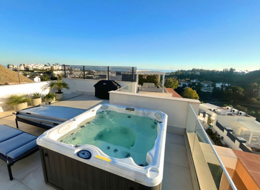 Resale - Apartment -
Benahavís