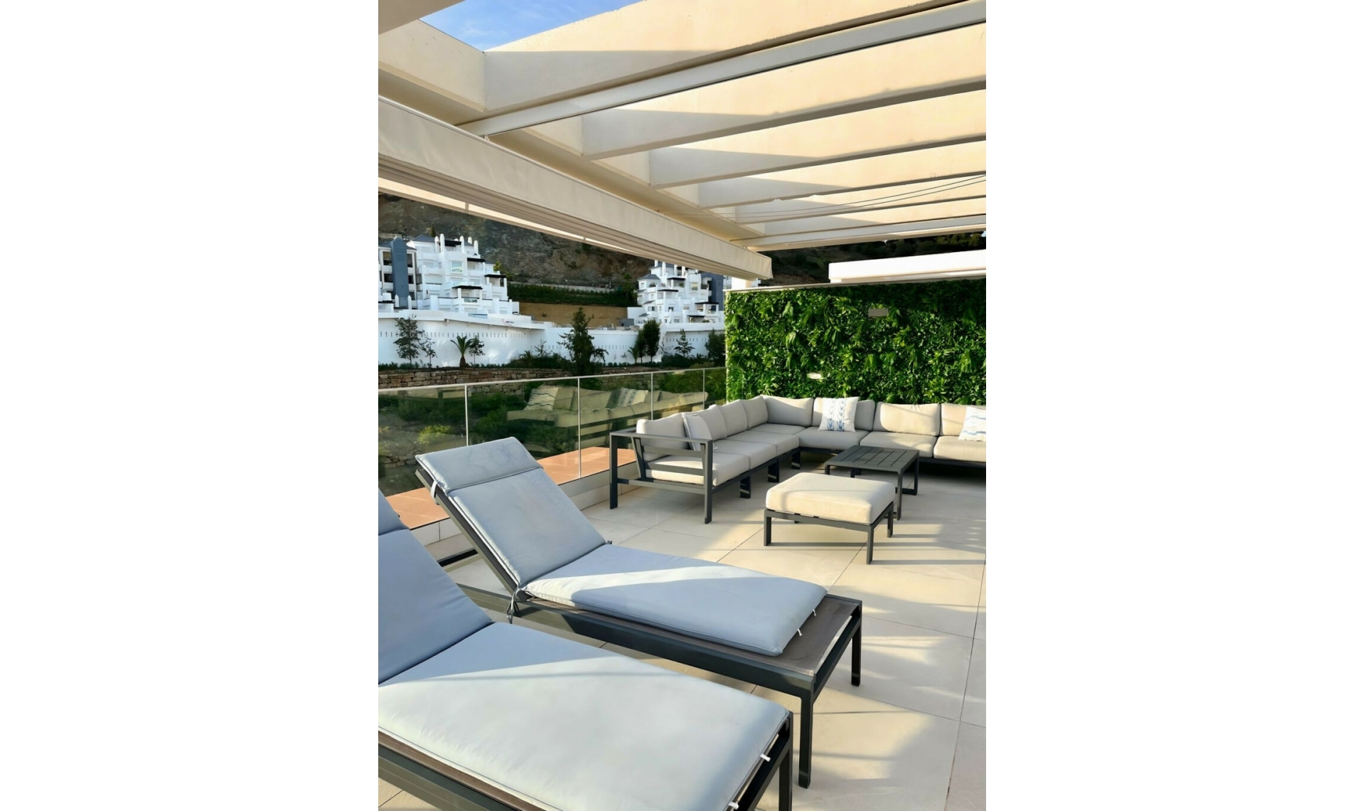 Resale - Apartment -
Benahavís