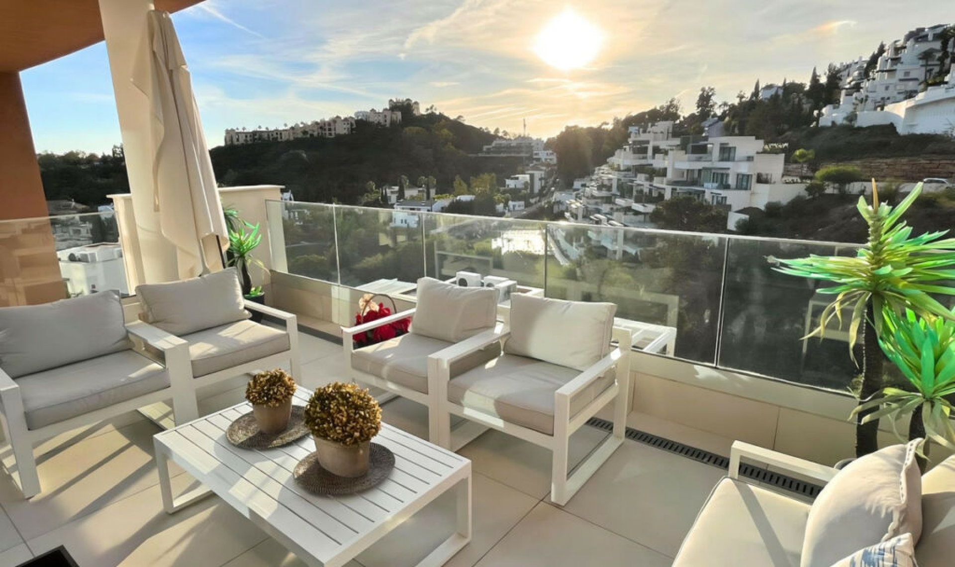 Resale - Apartment -
Benahavís