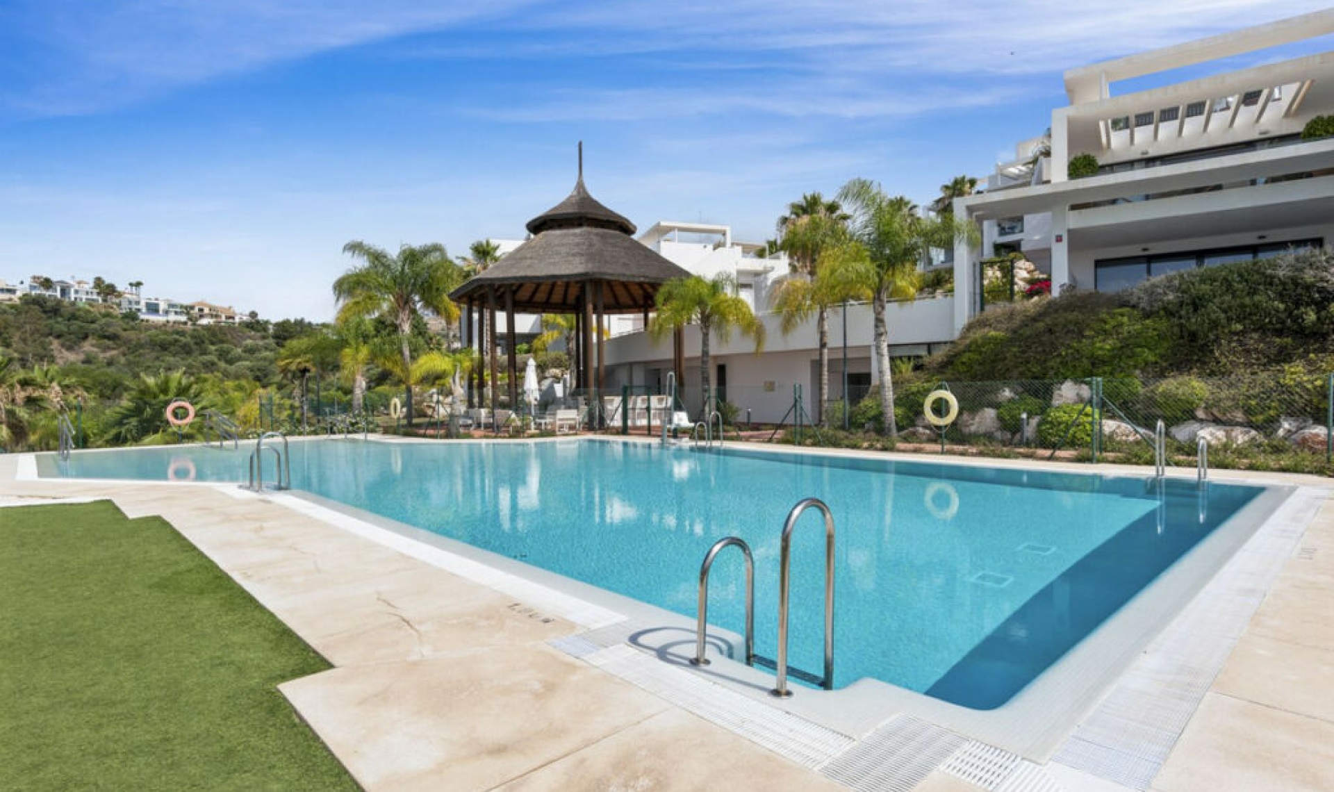 Resale - Apartment -
Benahavís