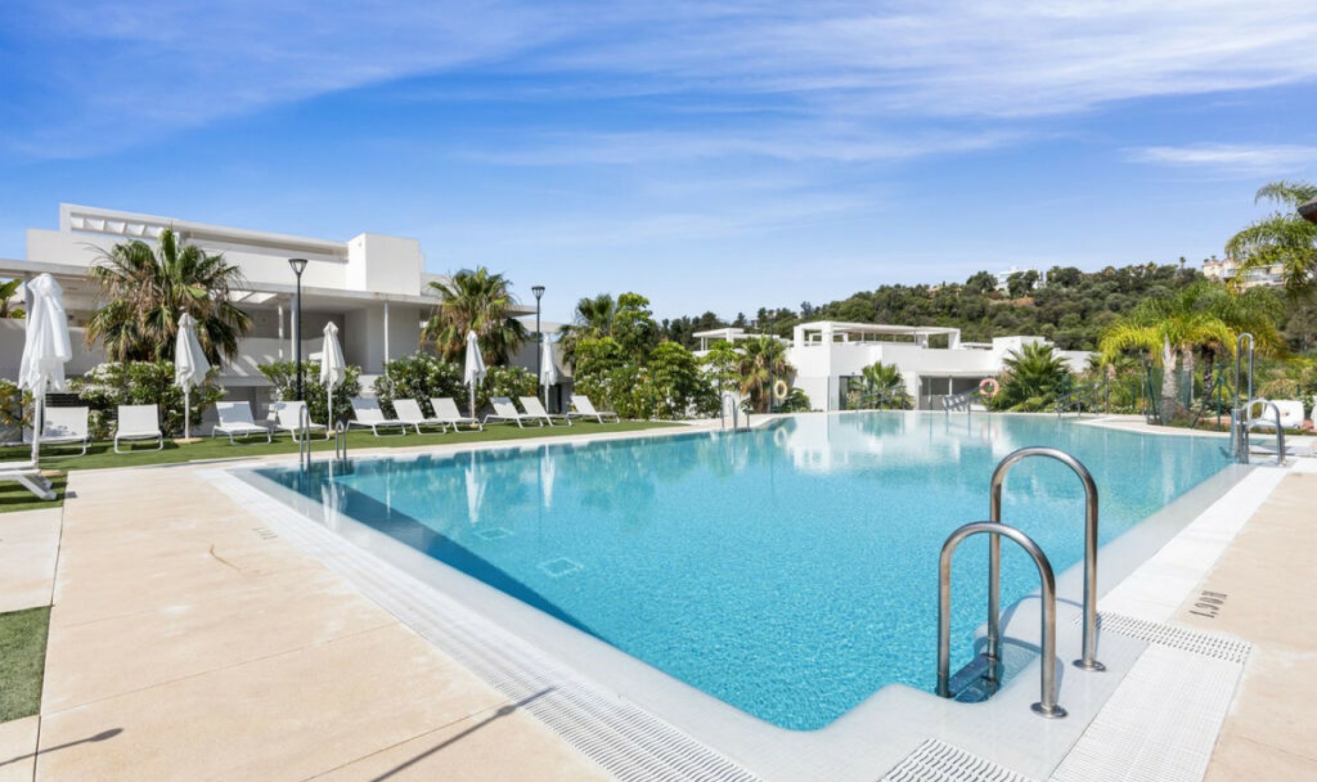 Resale - Apartment -
Benahavís