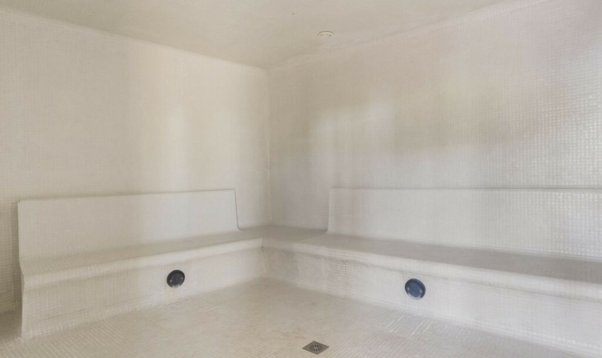 Resale - Apartment -
Benahavís