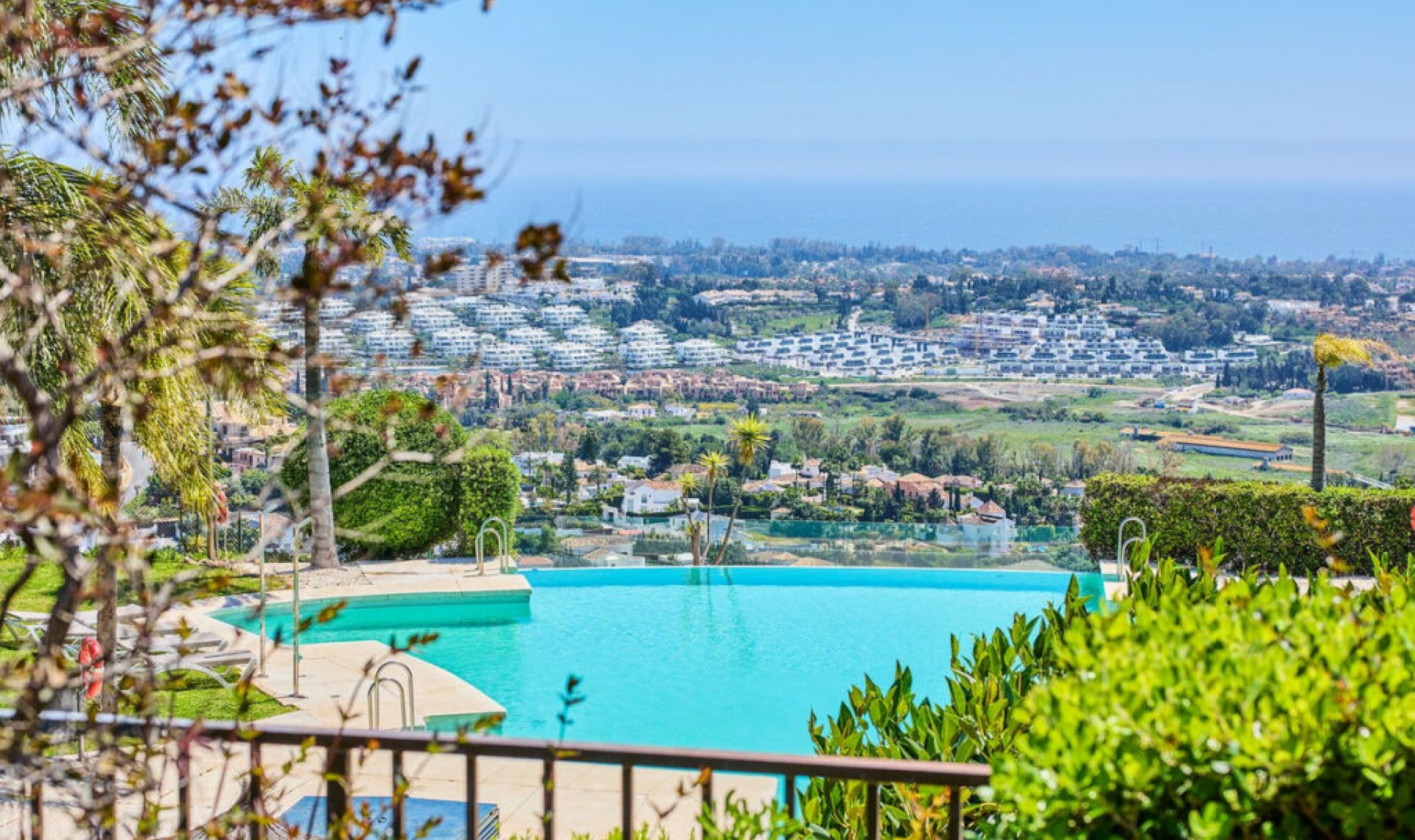 Resale - Apartment -
Benahavís