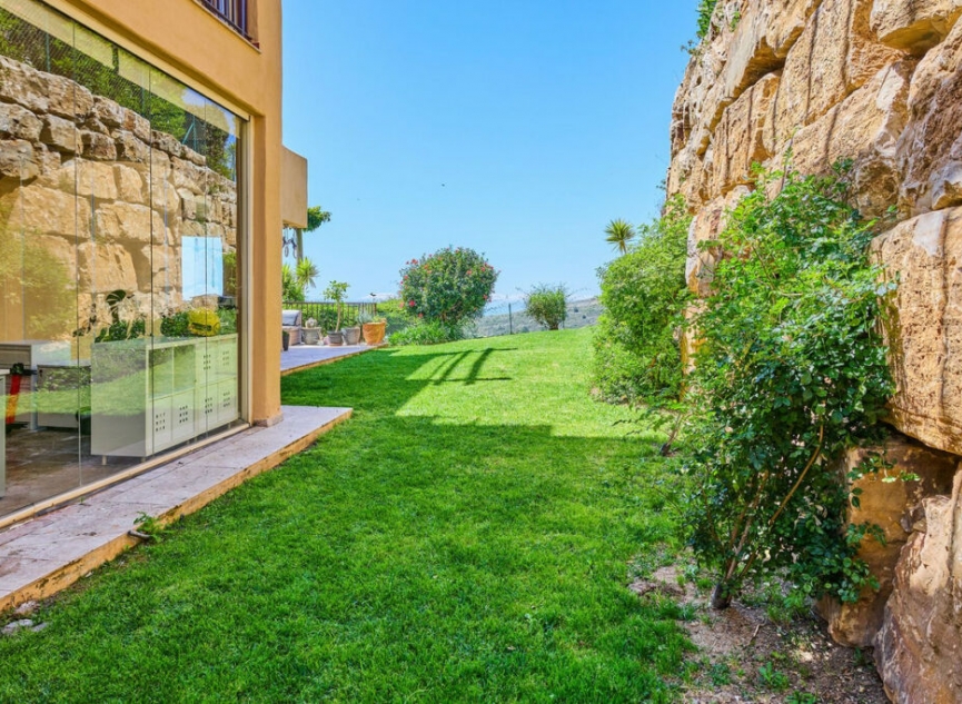 Resale - Apartment -
Benahavís