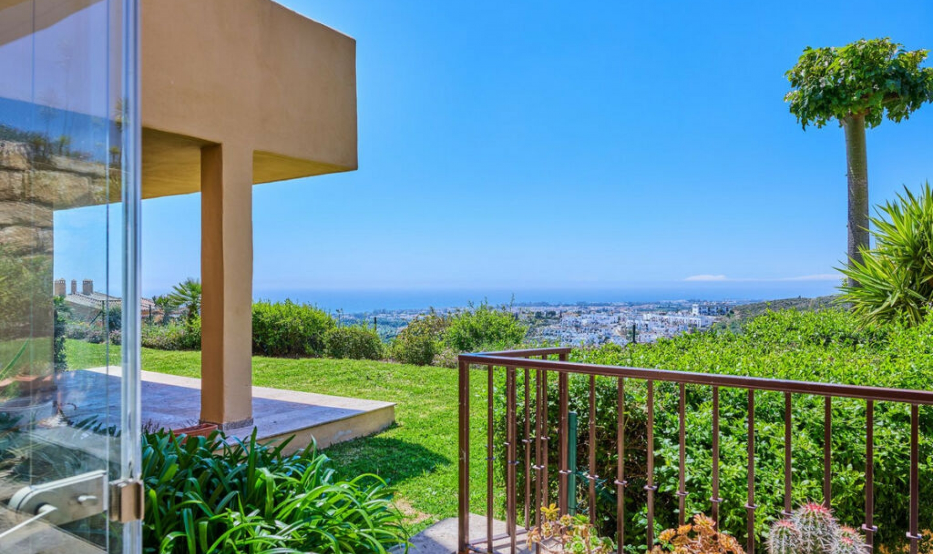Resale - Apartment -
Benahavís
