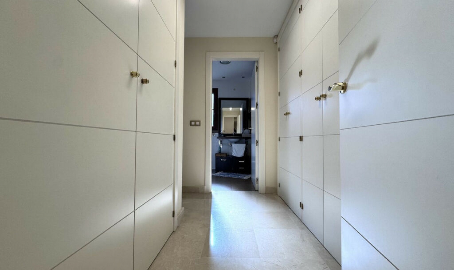 Resale - Apartment -
Benahavís