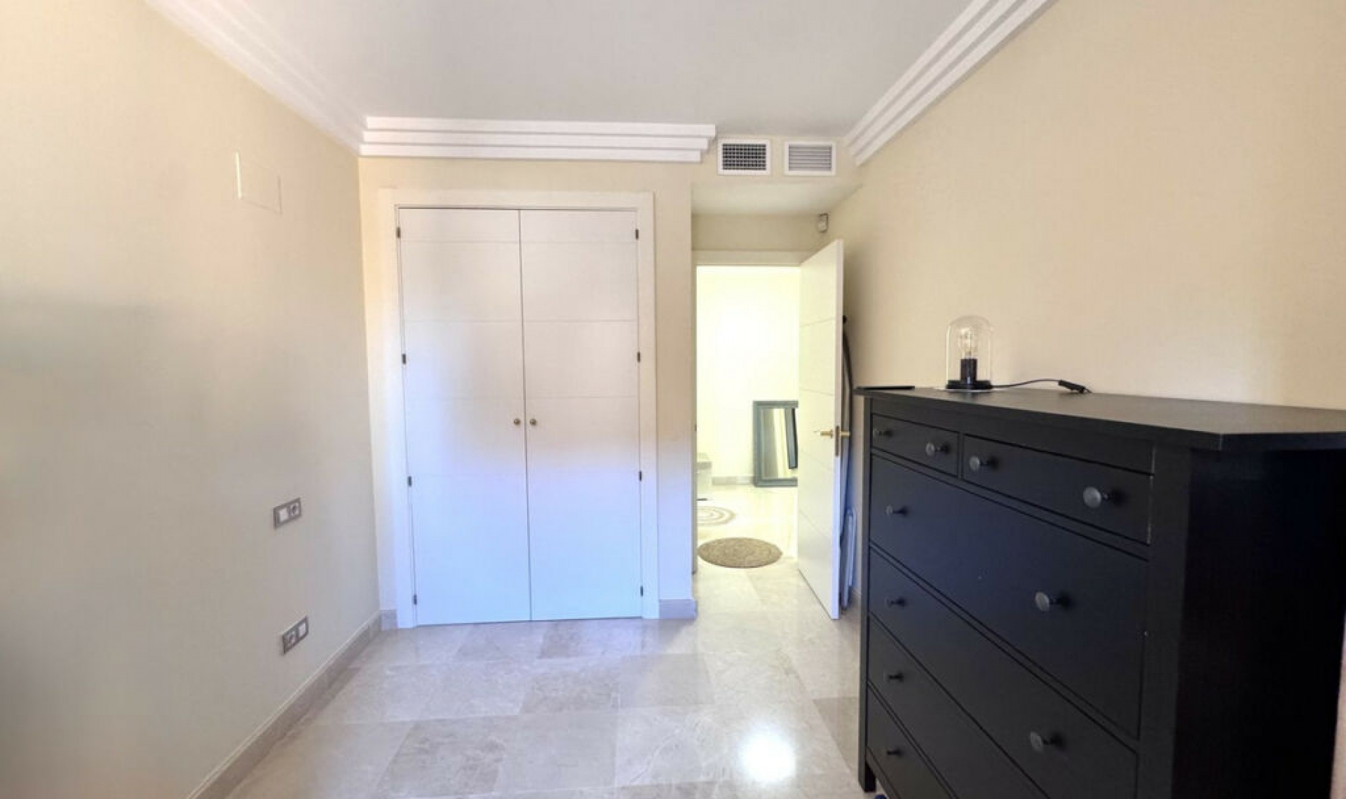 Resale - Apartment -
Benahavís