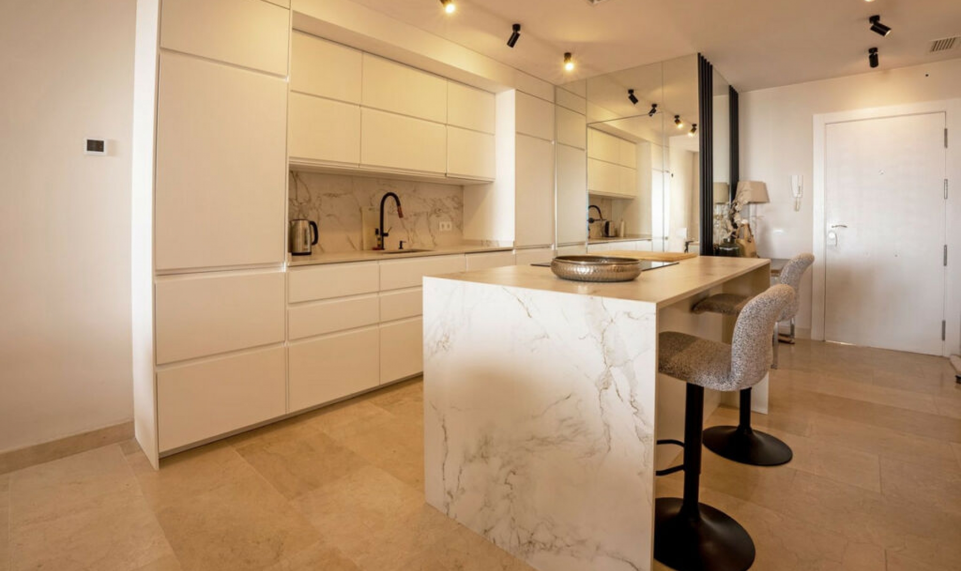 Resale - Apartment -
Benahavís