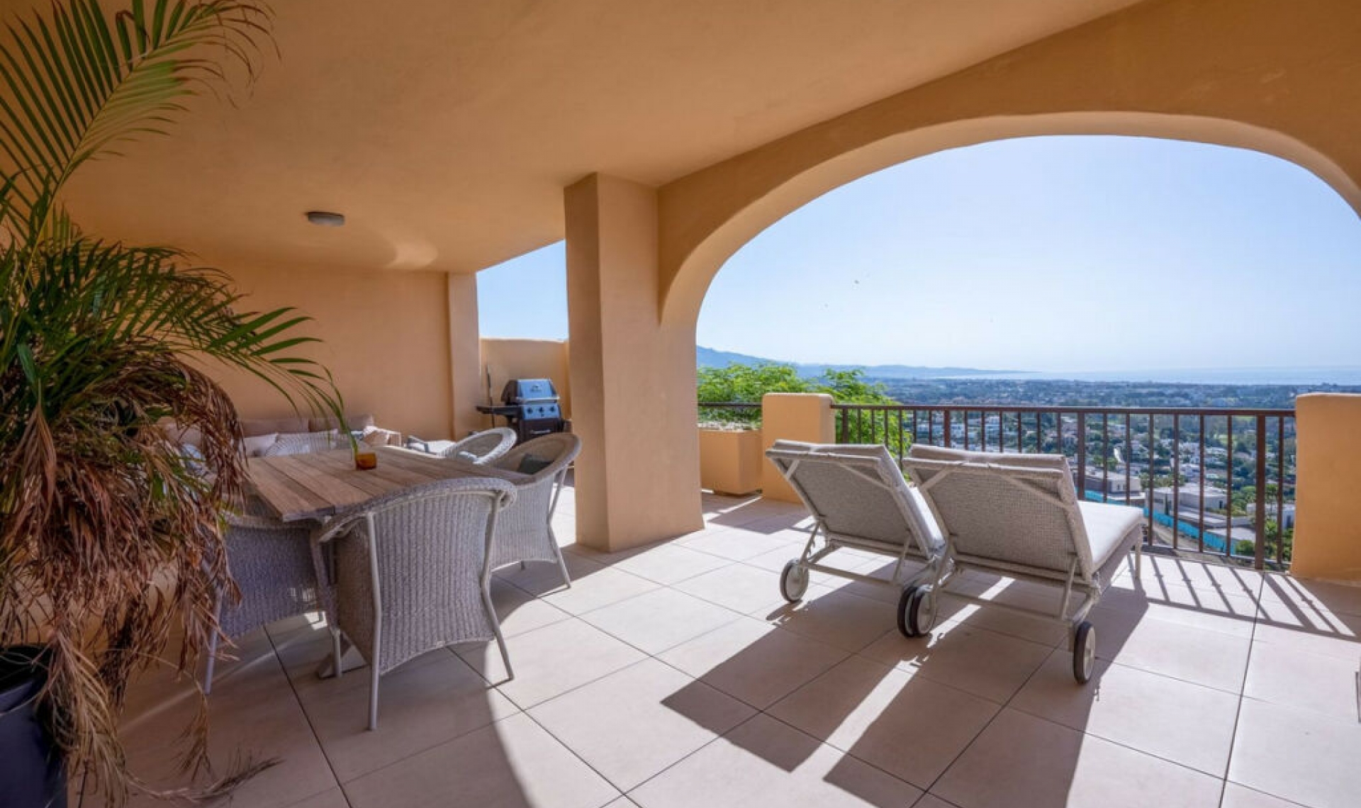 Resale - Apartment -
Benahavís