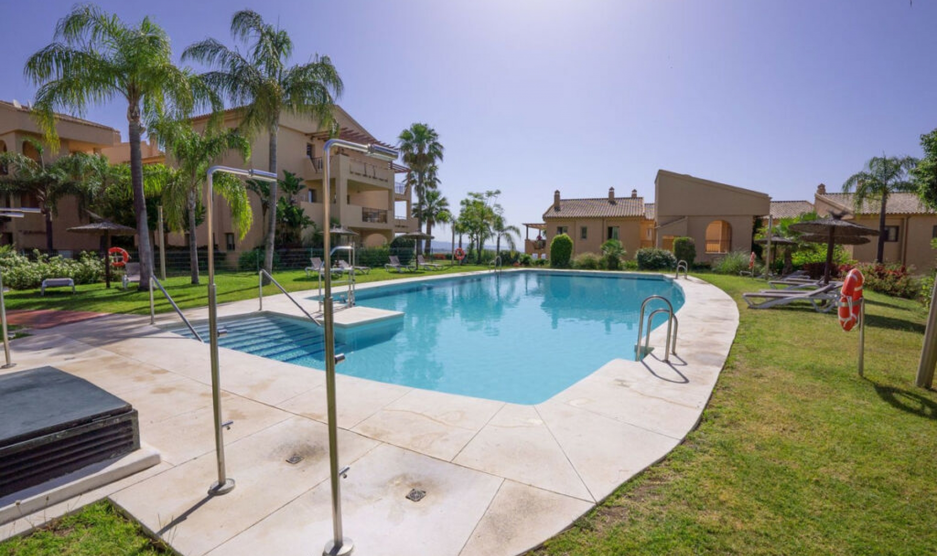 Resale - Apartment -
Benahavís