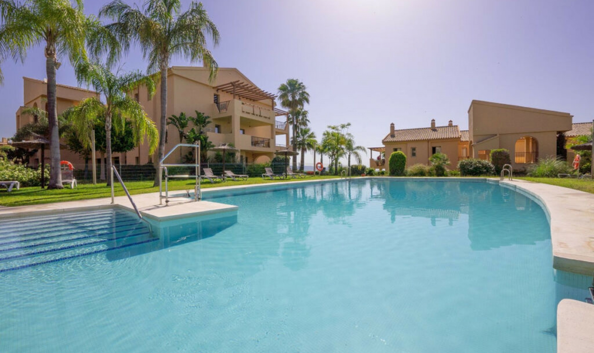 Resale - Apartment -
Benahavís