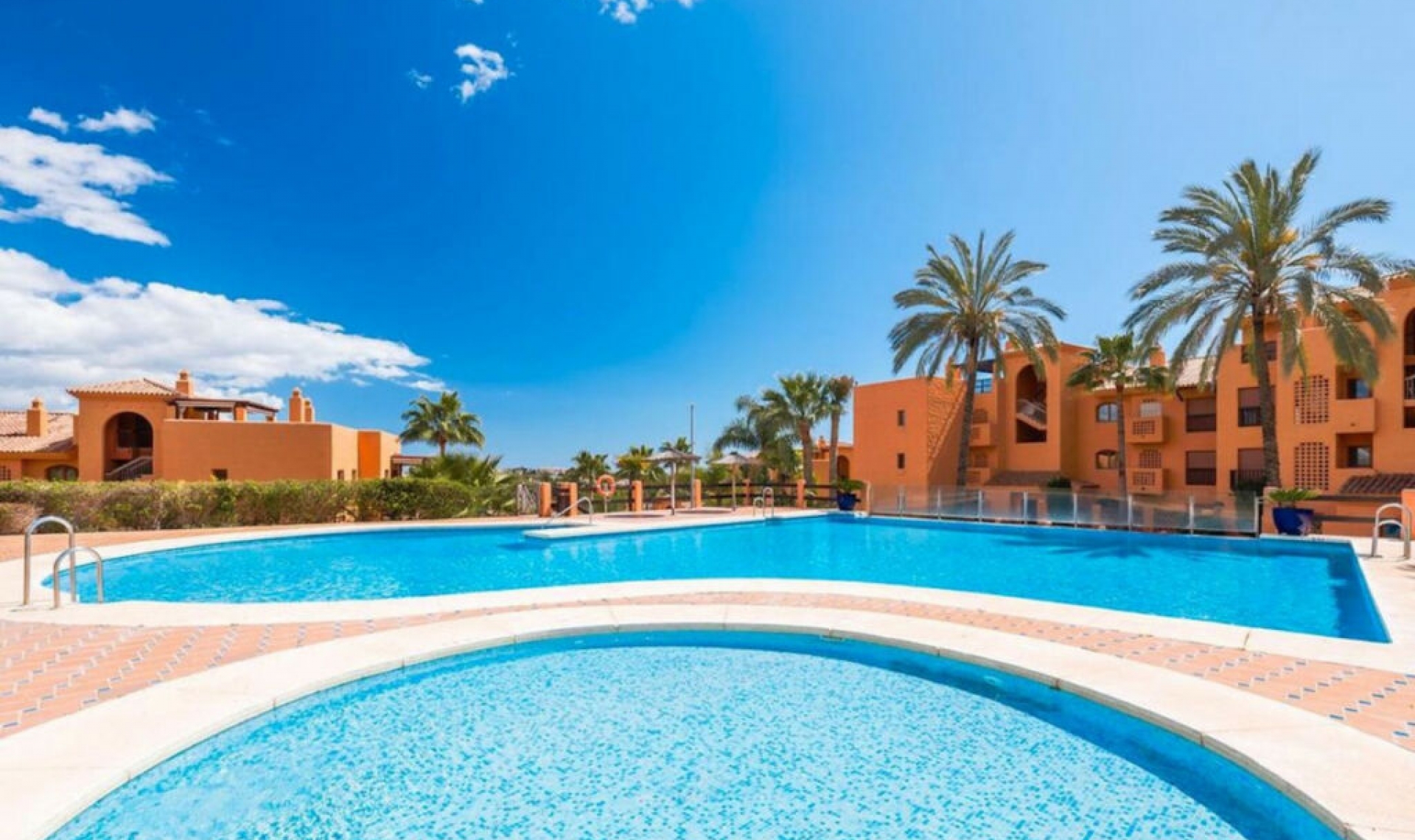 Resale - Apartment -
Benahavís