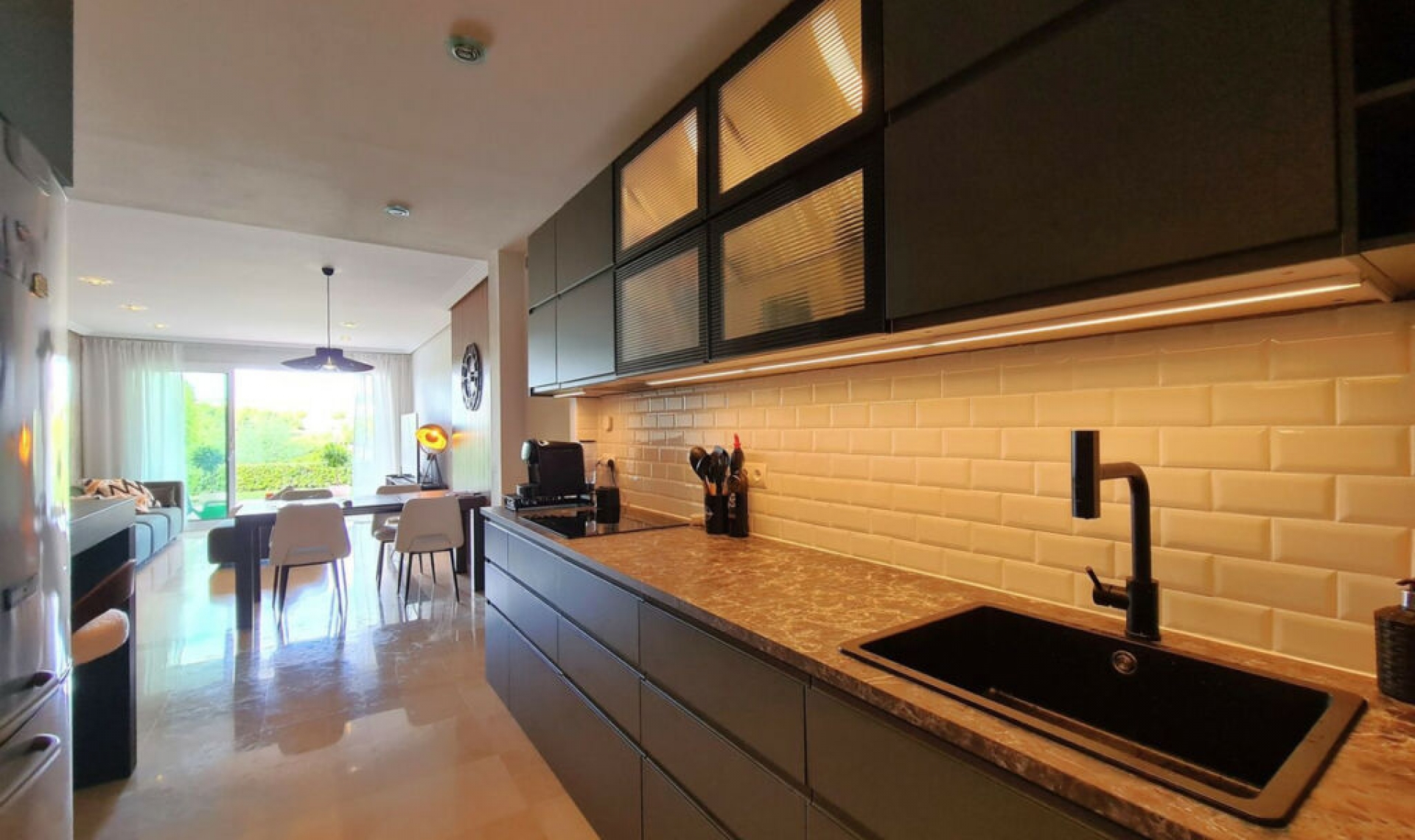 Resale - Apartment -
Benahavís