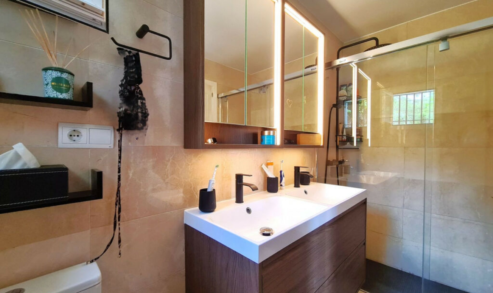 Resale - Apartment -
Benahavís