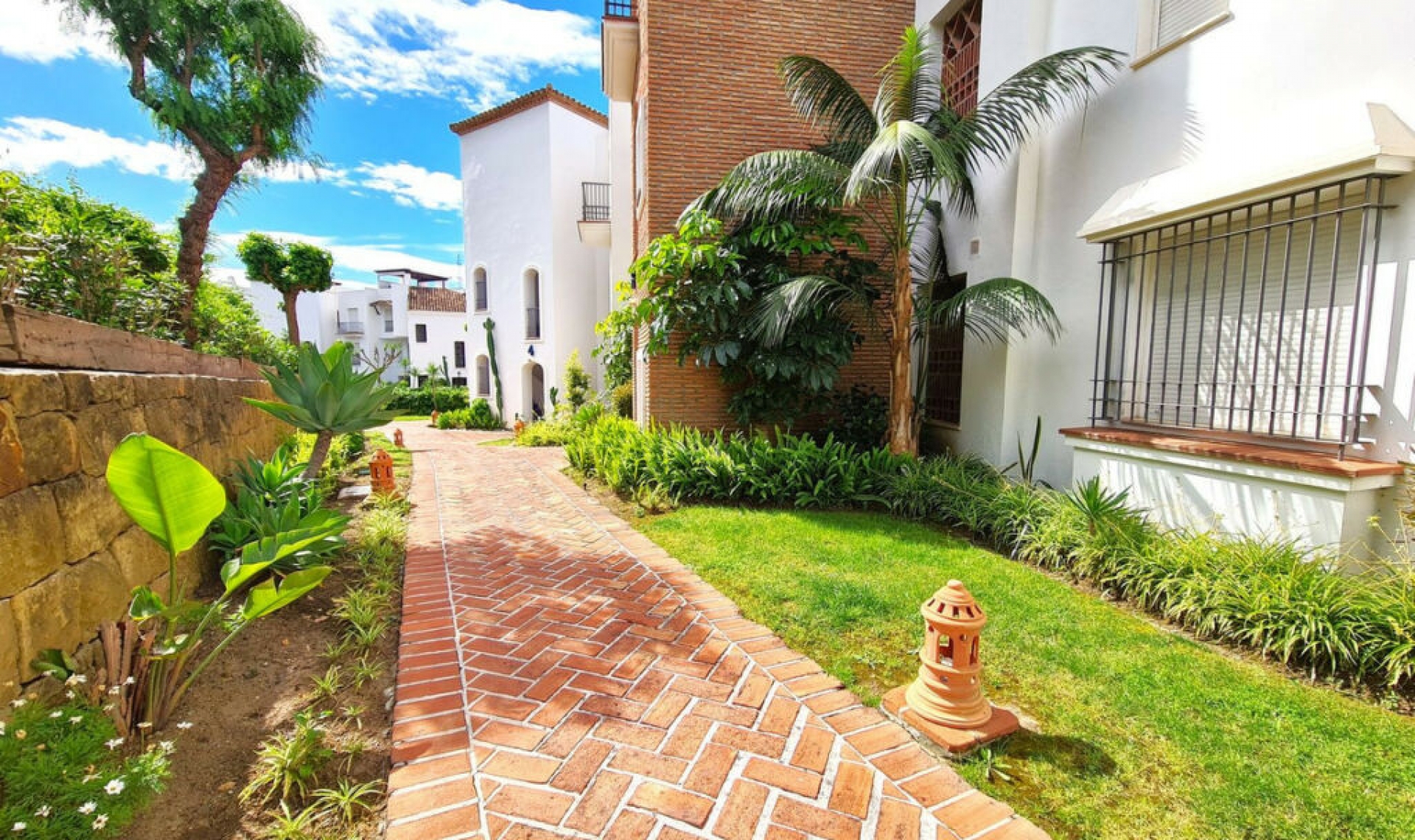 Resale - Apartment -
Benahavís