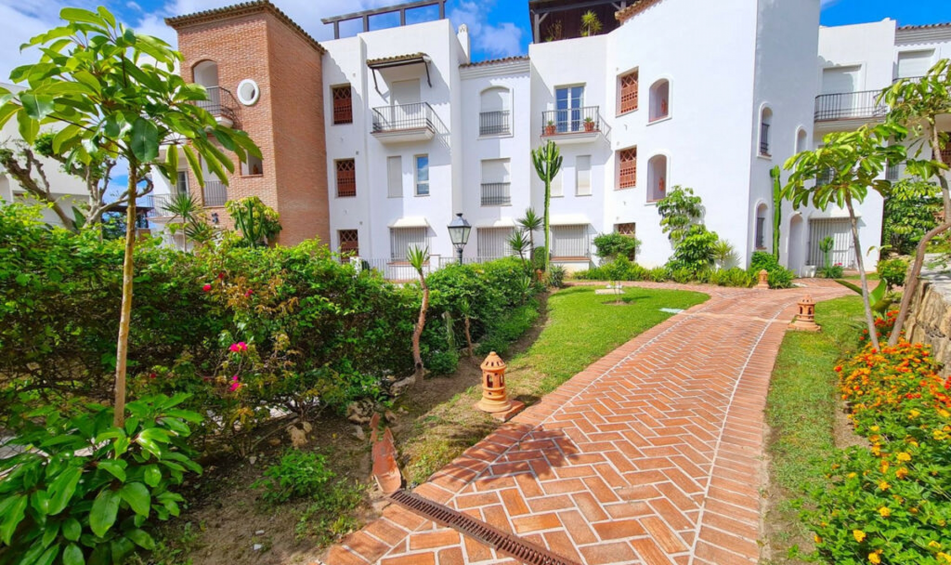Resale - Apartment -
Benahavís