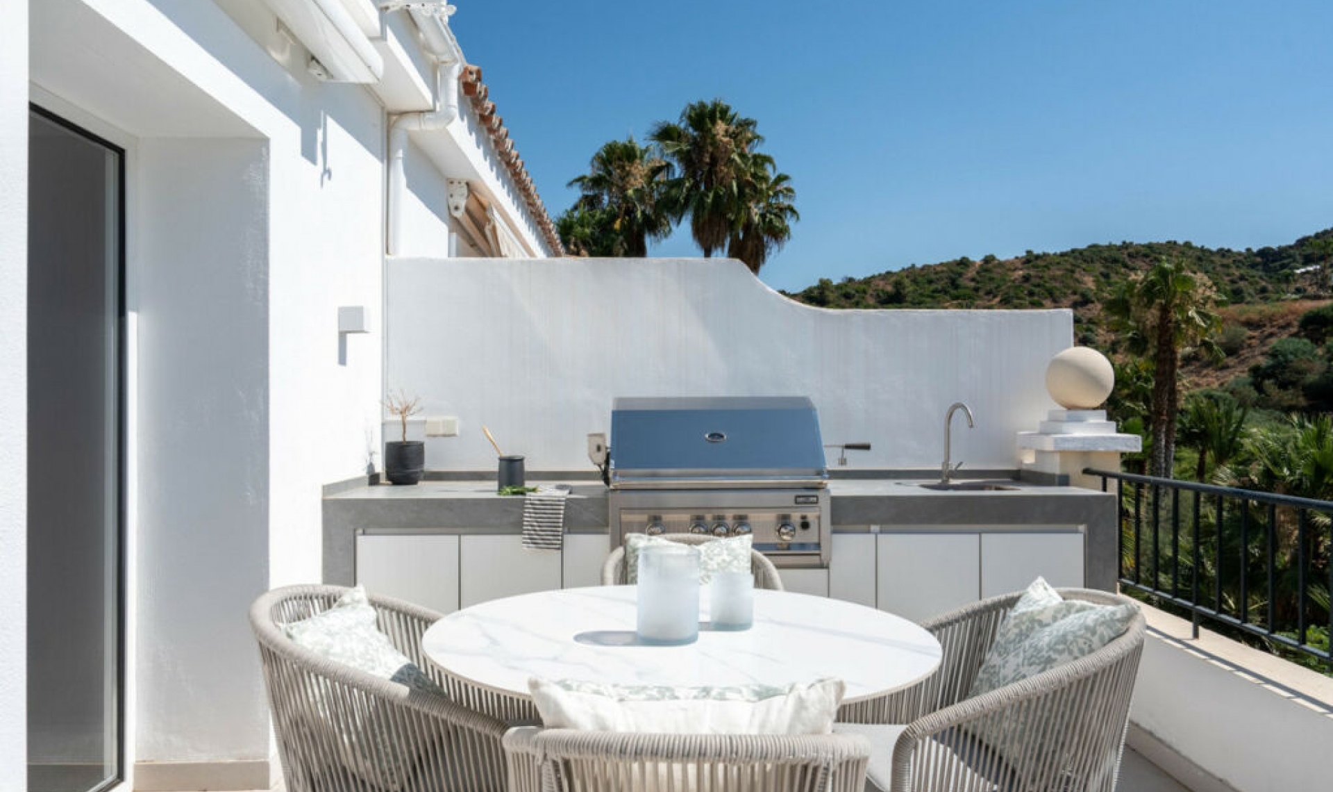Resale - Apartment -
Benahavís