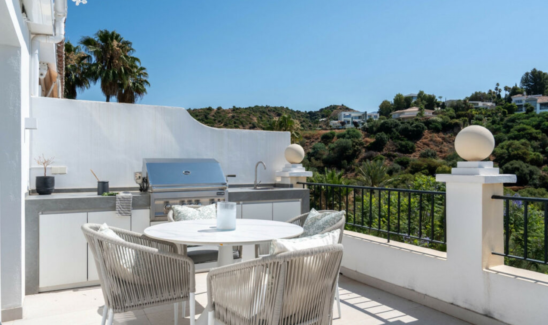 Resale - Apartment -
Benahavís