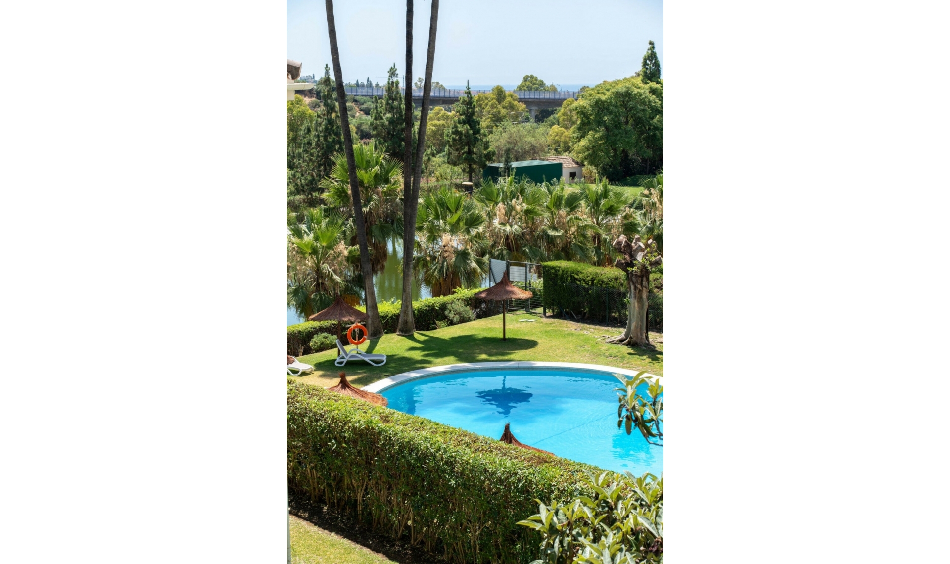 Resale - Apartment -
Benahavís