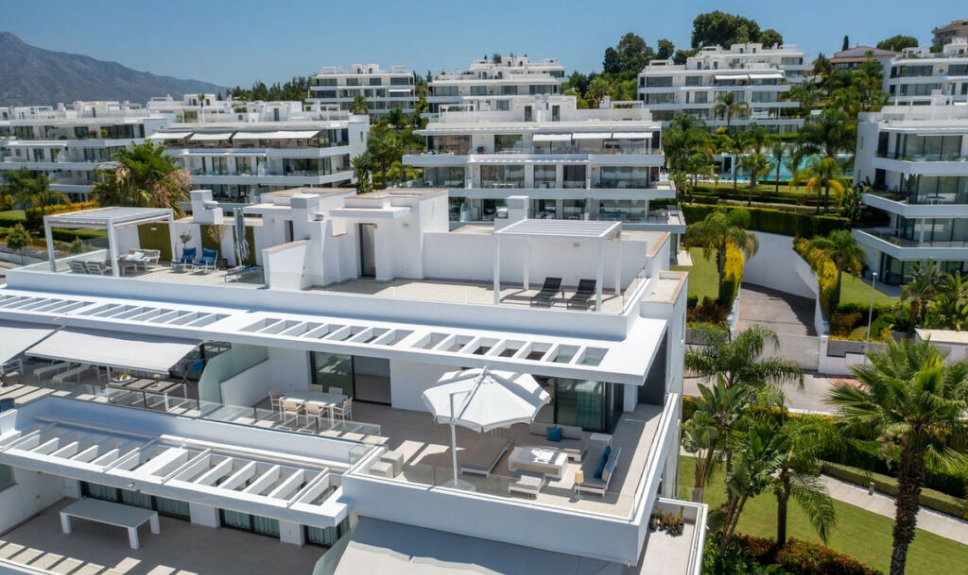 Resale - Apartment -
Benahavís