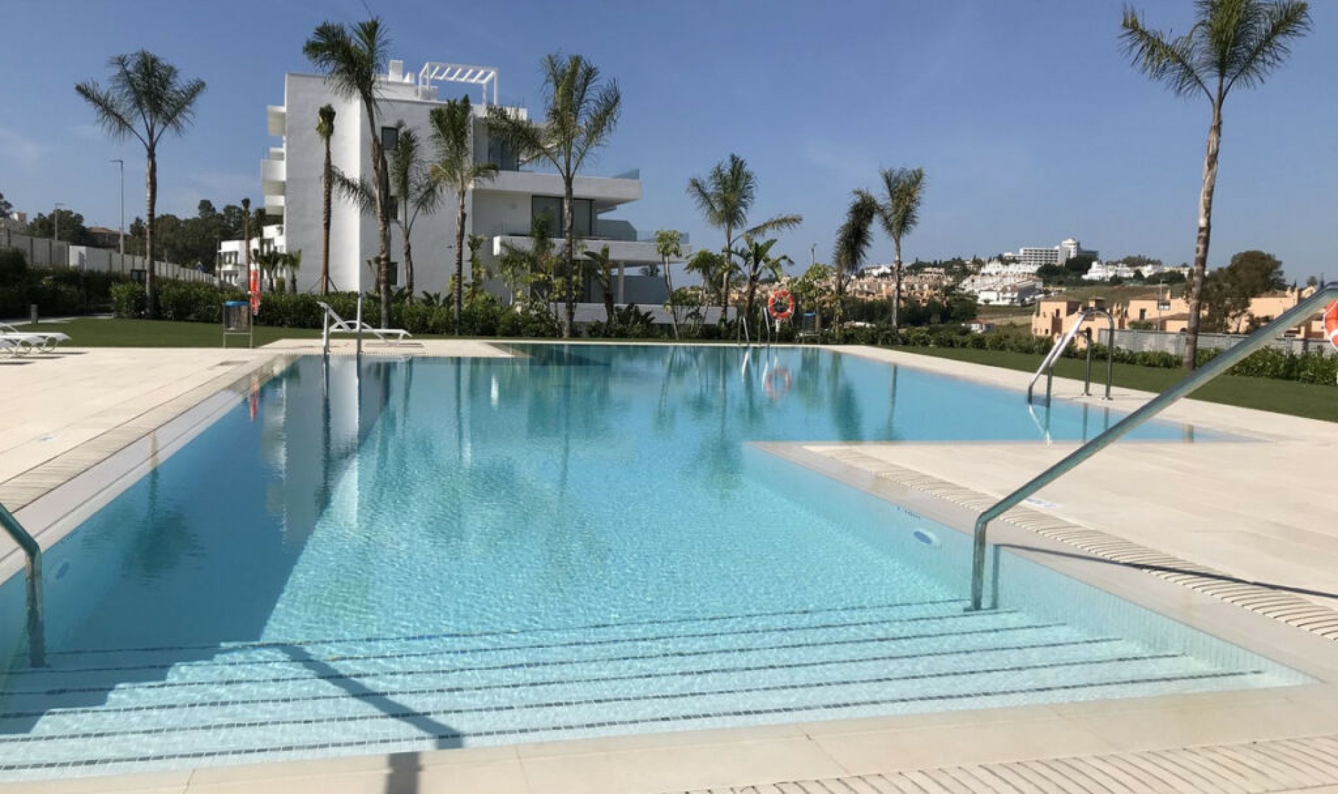 Resale - Apartment -
Benahavís