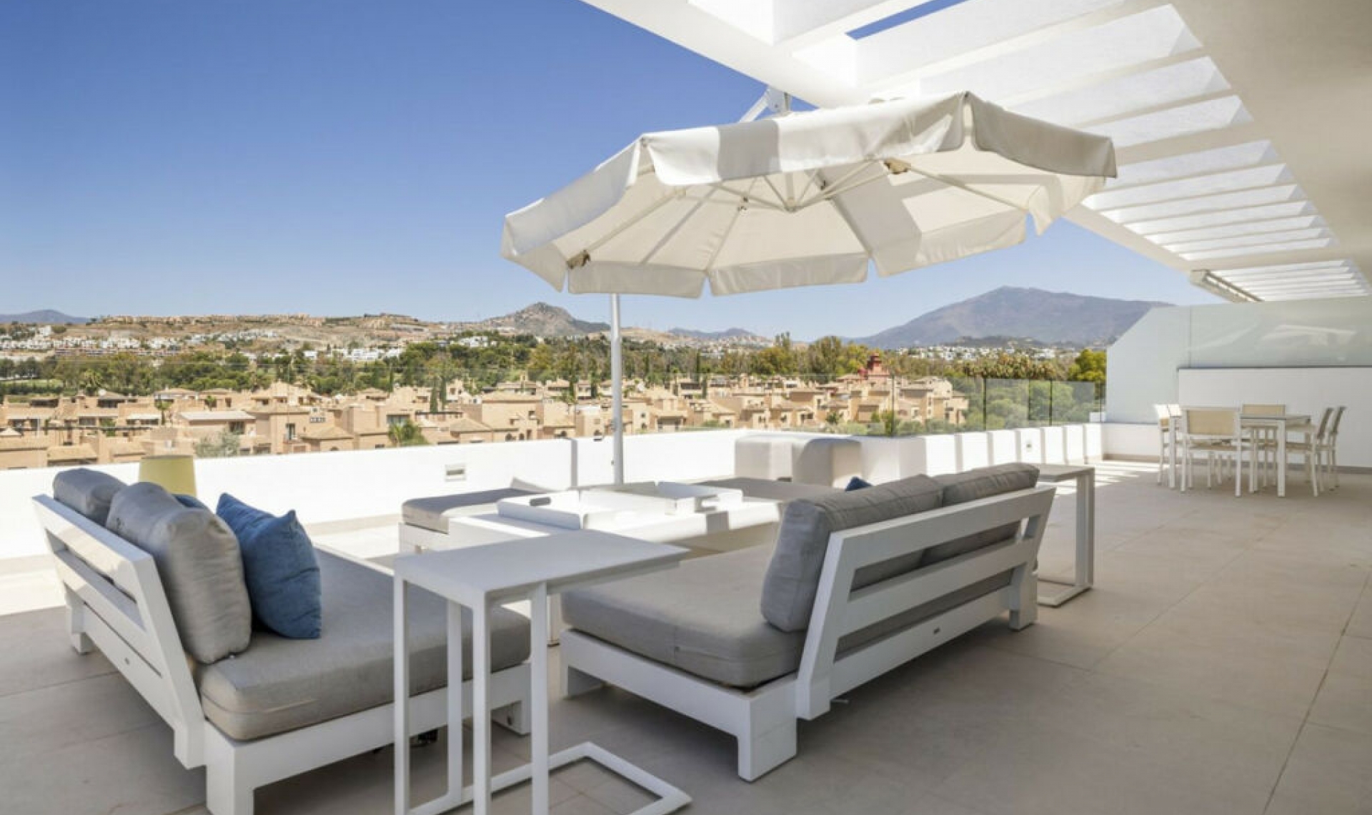 Resale - Apartment -
Benahavís