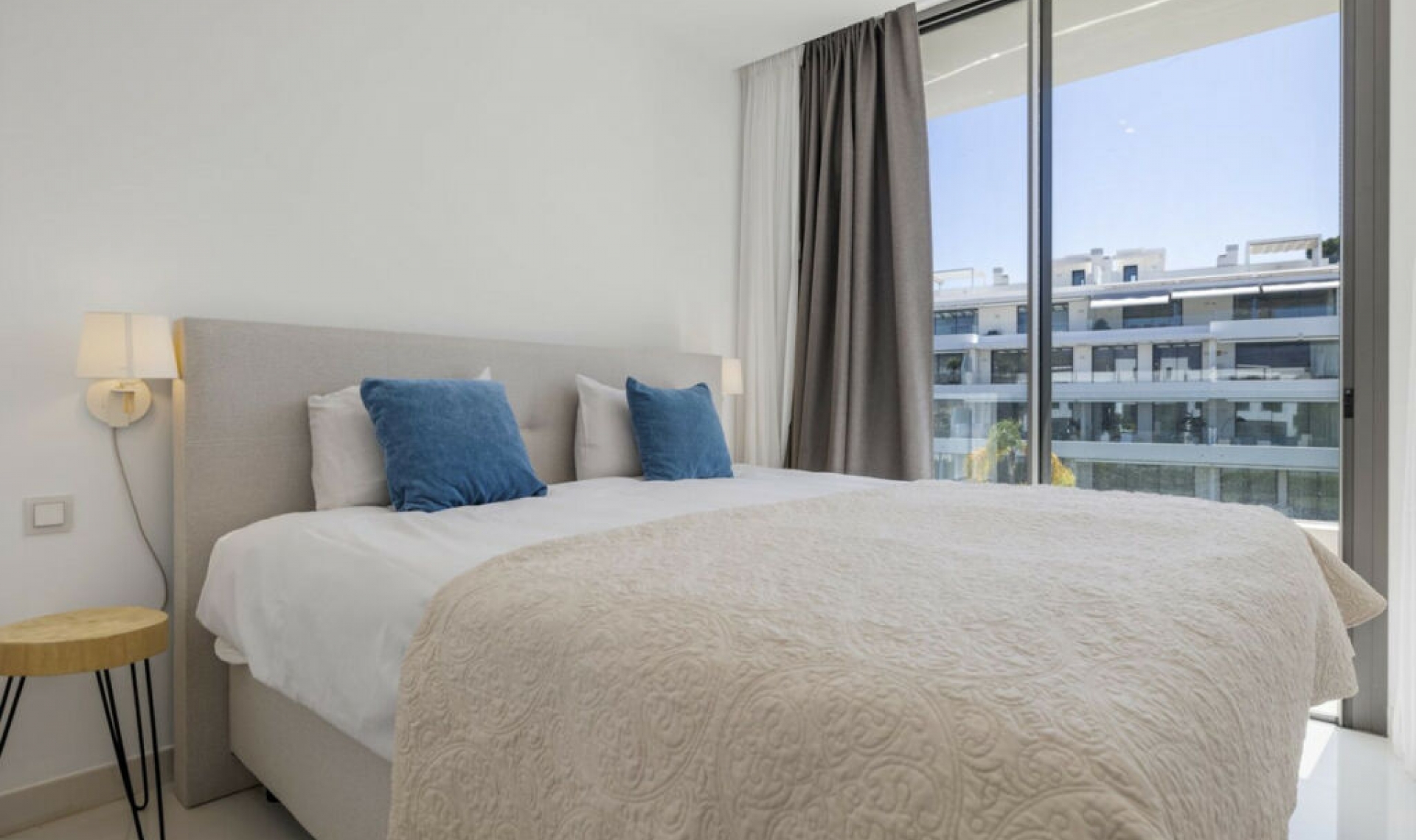 Resale - Apartment -
Benahavís