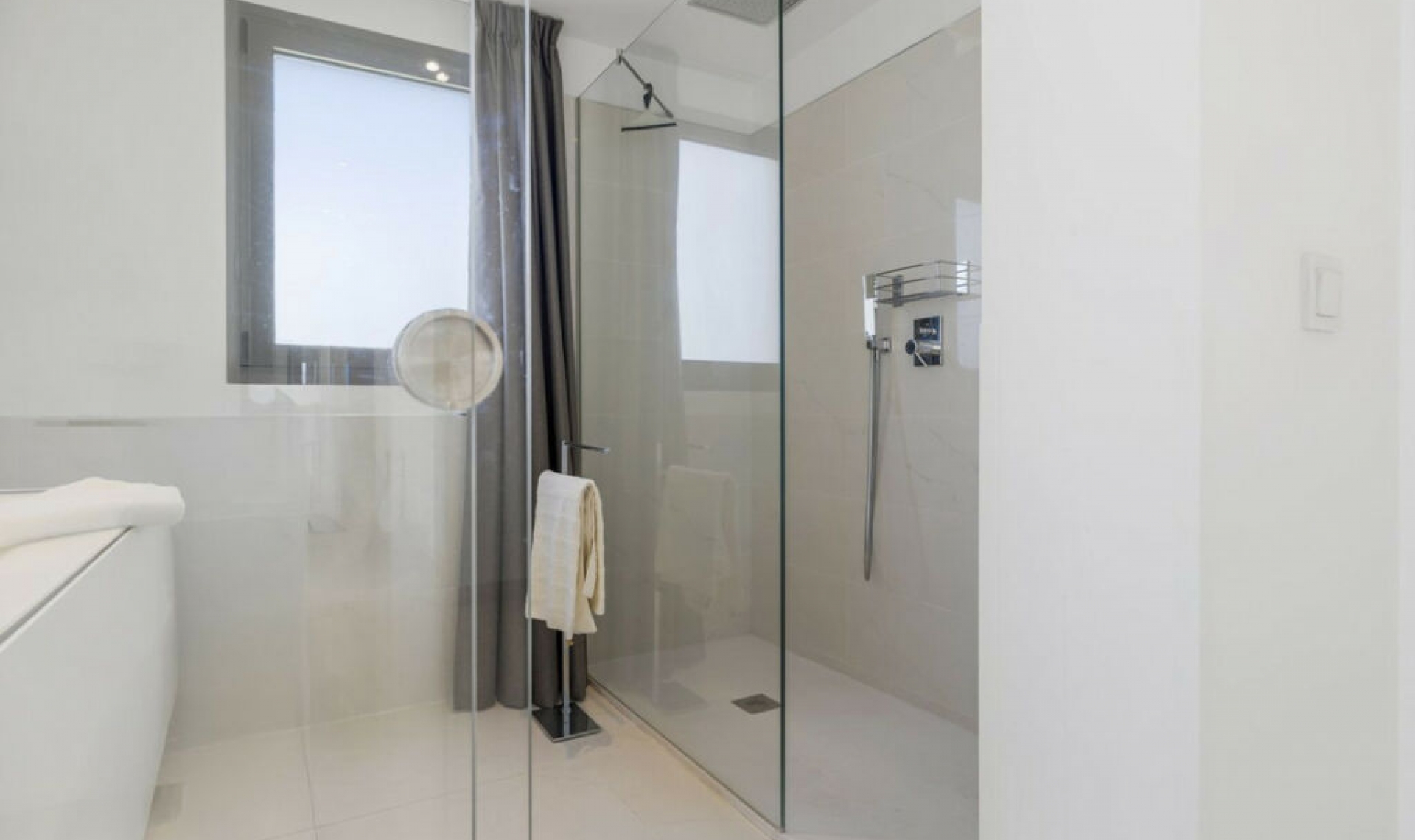 Resale - Apartment -
Benahavís