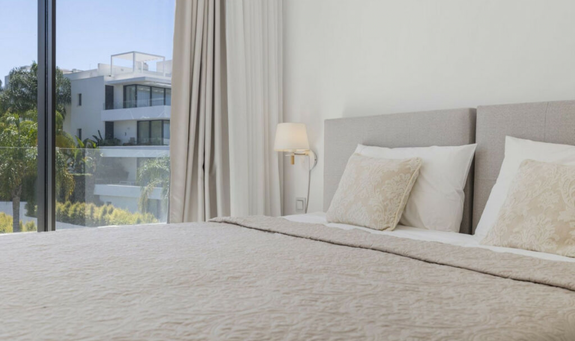 Resale - Apartment -
Benahavís