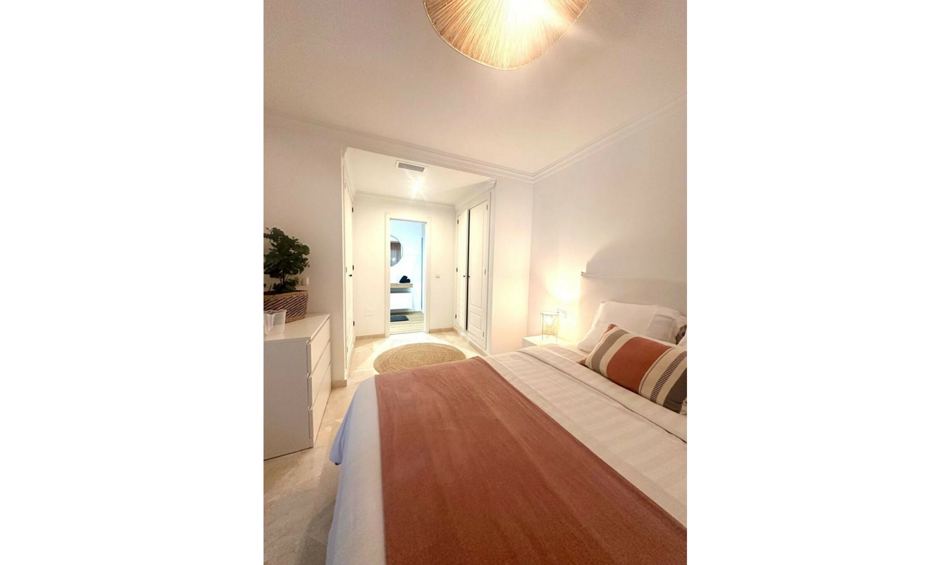 Resale - Apartment -
Benahavís