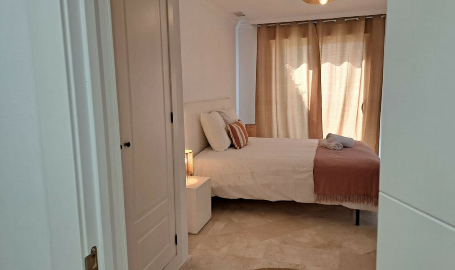 Resale - Apartment -
Benahavís