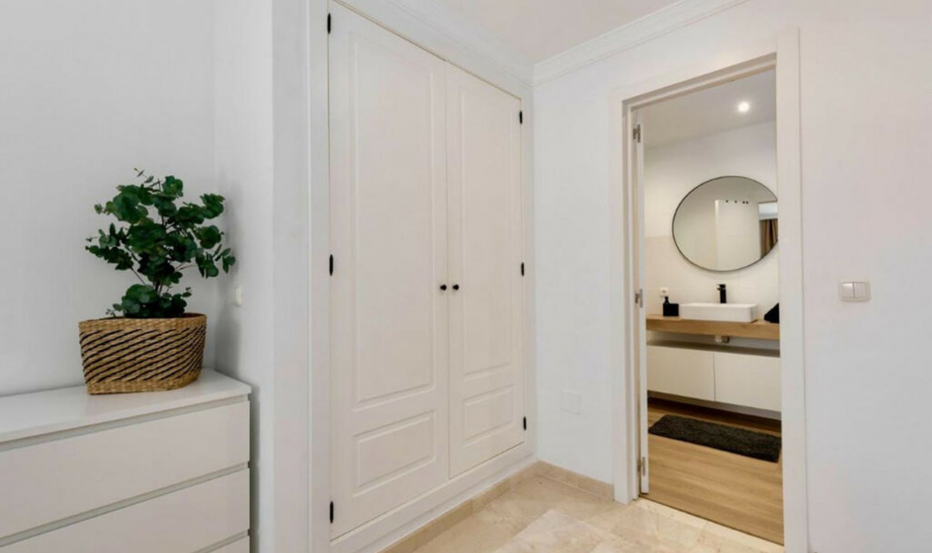 Resale - Apartment -
Benahavís