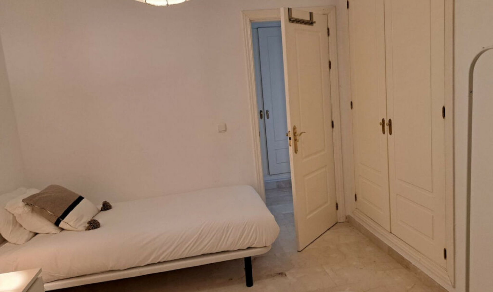 Resale - Apartment -
Benahavís