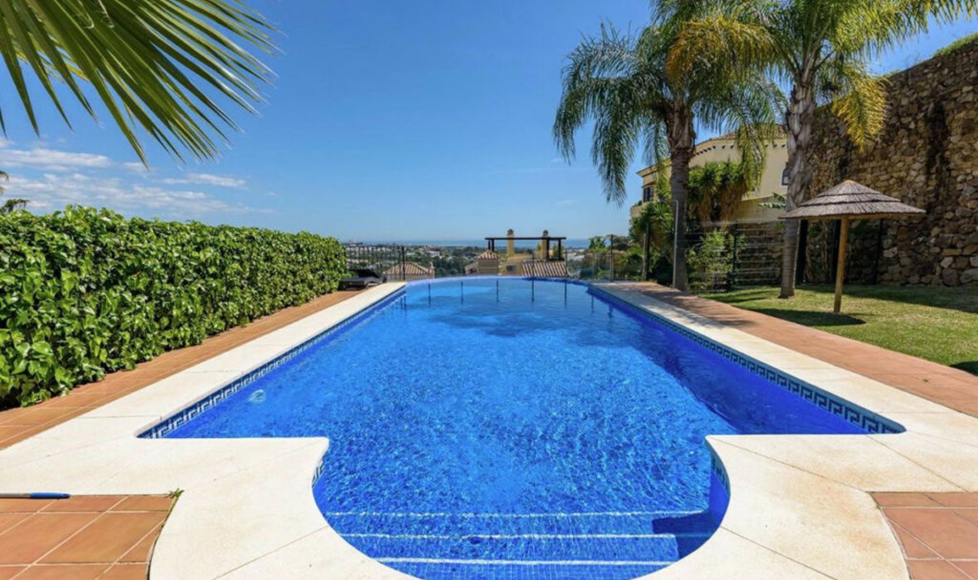 Resale - Apartment -
Benahavís