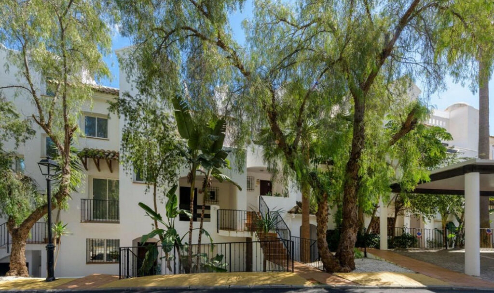 Resale - Apartment -
Benahavís