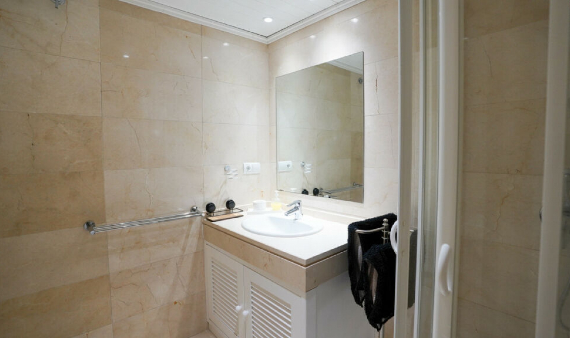 Resale - Apartment -
Benahavís