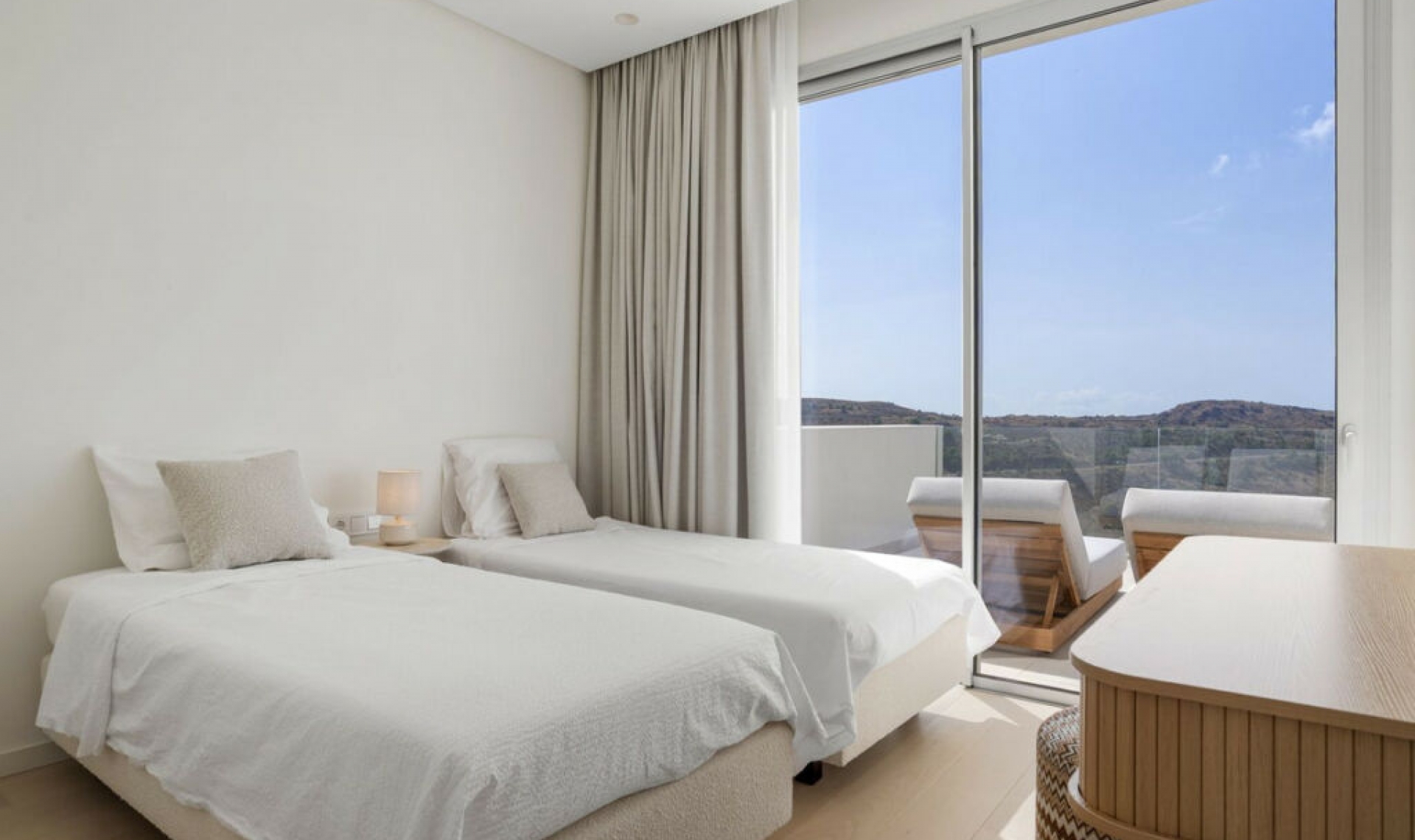 Resale - Apartment -
Benahavís