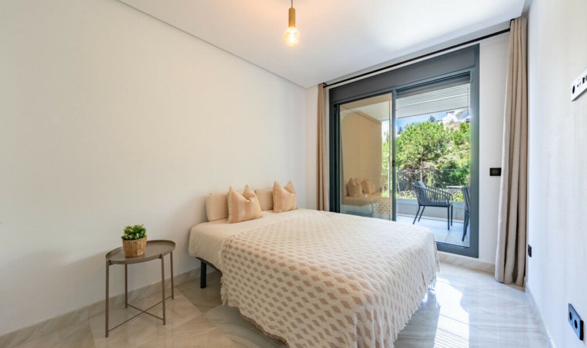 Resale - Apartment -
Benahavís